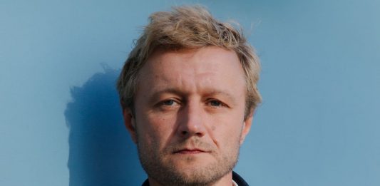 Vasyl Cherepanyn curerà la Biennale d’arte di Berlino 2027: il suo profilo