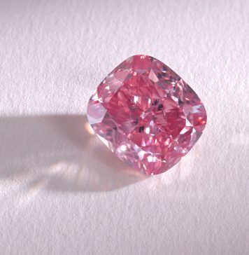 Da Sotheby’s un diamante rosa potrebbe raggiungere $ 20 milioni