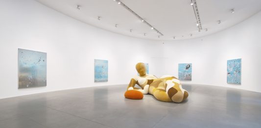 Costruire un’immagine, distruggerla, ripetere: la lezione di Urs Fischer Urs Fischer, After Nature, Veduta della mostra, Gagosian Gallery, Roma, 2025