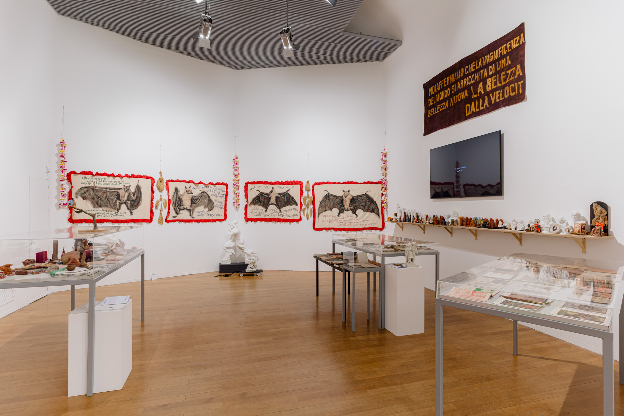 India. Di Bagliori e Fughe, veduta della mostra, a cura di Raqs Media Collective, PAC Milano, 2025, ph. Nico Covre