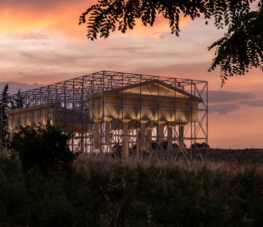 A Herakleia l’archeologia diventa contemporanea: un’opera totale tra arte e natura herakleia arte