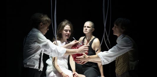 Dracula, il sogno di un corpo immortale nella pièce di Sinisi e De Rosa