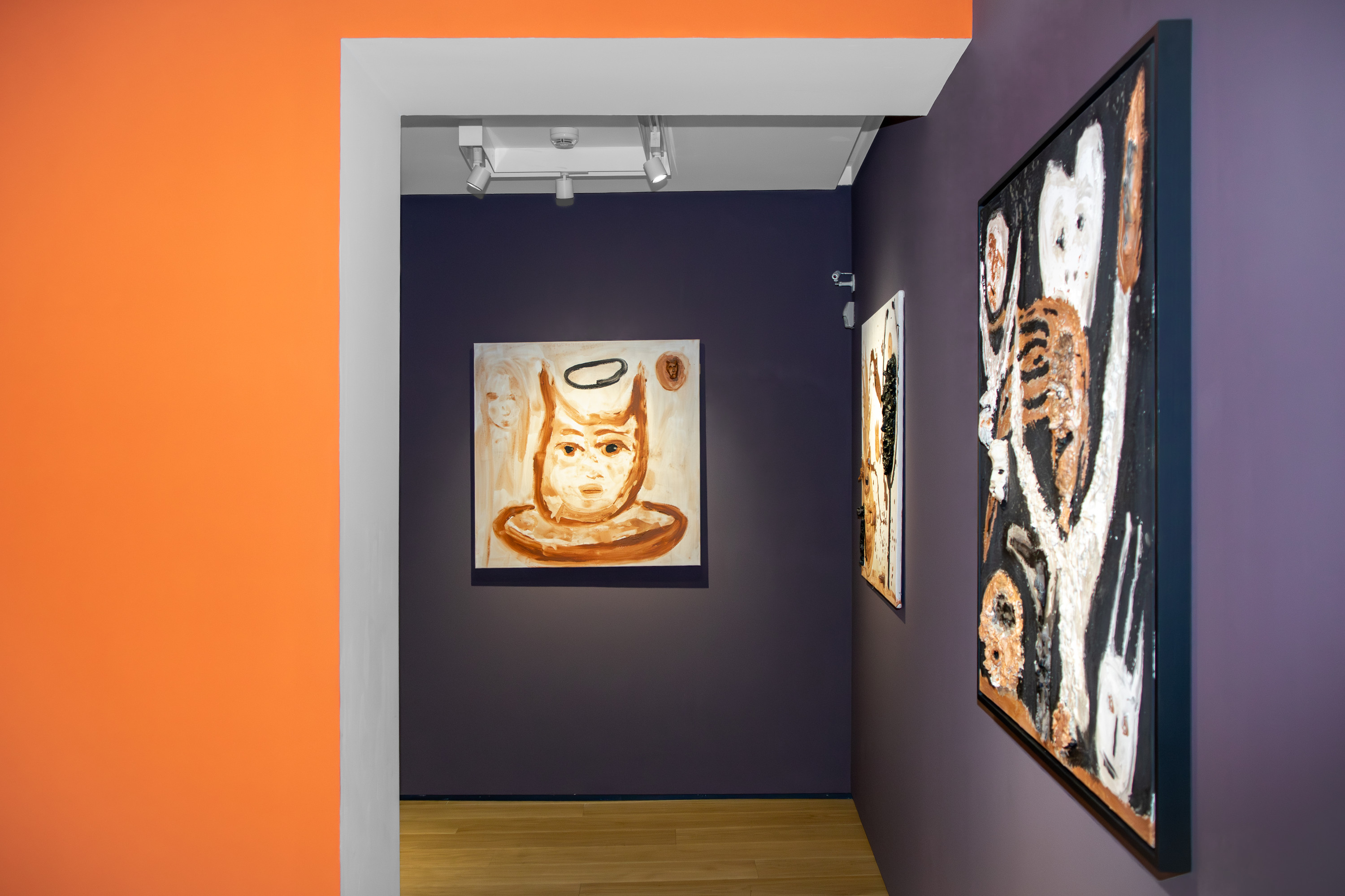 Yuval Avital, Con l'argilla dei nostri corpi, veduta della mostra, BUILDING TERZO PIANO, Milano, 2025, ph. Tatiana Russi Soto