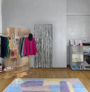 La mostra di John Armleder a Ginevra è come un mercatino delle feste