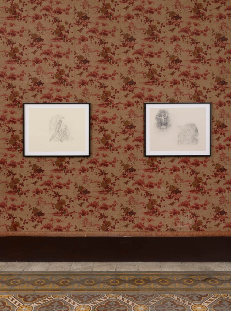 Foto della mostra di Oliber Bak a Indipendenza.