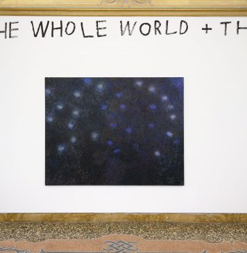 La pittura onirica di Oliver Bak sembra sul punto di scomparire nello spazio