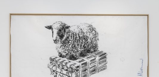 Adel Abdessemed traduce la complessità dell’esistenza su fogli da disegno