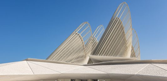 Un nuovo super museo per Abu Dhabi: apre lo Zayed National Museum