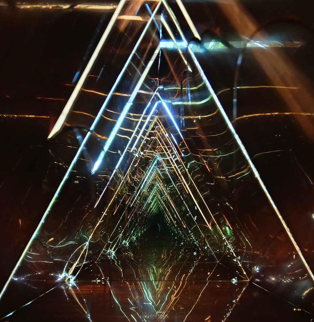 Mimmo Totaro – Matrici dello spazio. Filo. Forma. Tensionehttps://www.exibart.com/repository/media/2025/12/IMG_3051-1068x1095.jpeg