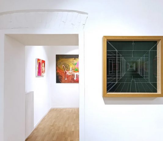 Spazio fisico e dimensione intima: l’interno è protagonista da Manuel Zoia Gallery