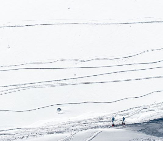 Nelle fotografie di Jacopo Di Cera, il paesaggio rivela tutte le sue ferite