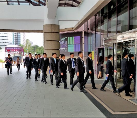 La fotografia di Giovanni Matarazzo sfugge alle definizioni: la mostra ad Ancona