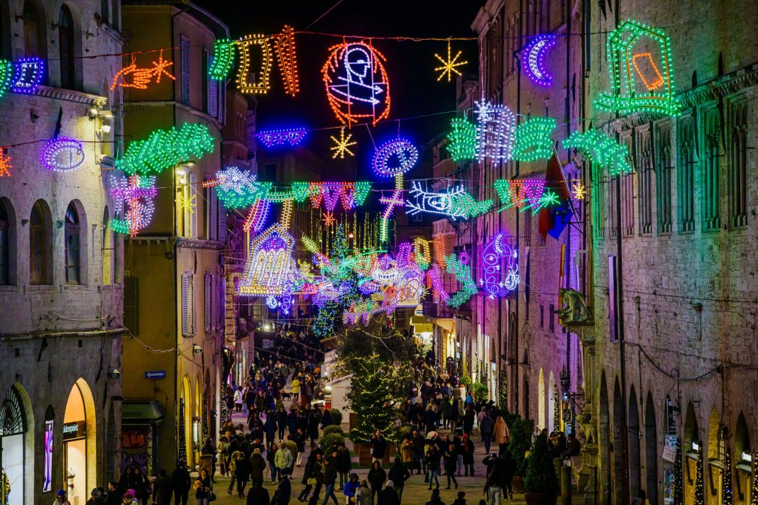 Inaugurazione luminare di natale di Paladino