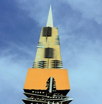 La Lancia di Luce di Arnaldo Pomodoro, nascita di un’opera monumentale