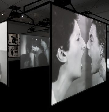 Le molte vite di Marina Abramovic in mostra a Vienna: intervista alla curatrice