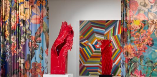 Il colore può diventare un simbolo politico? A Roma la mostra che indaga questo tema fondazione d'arc