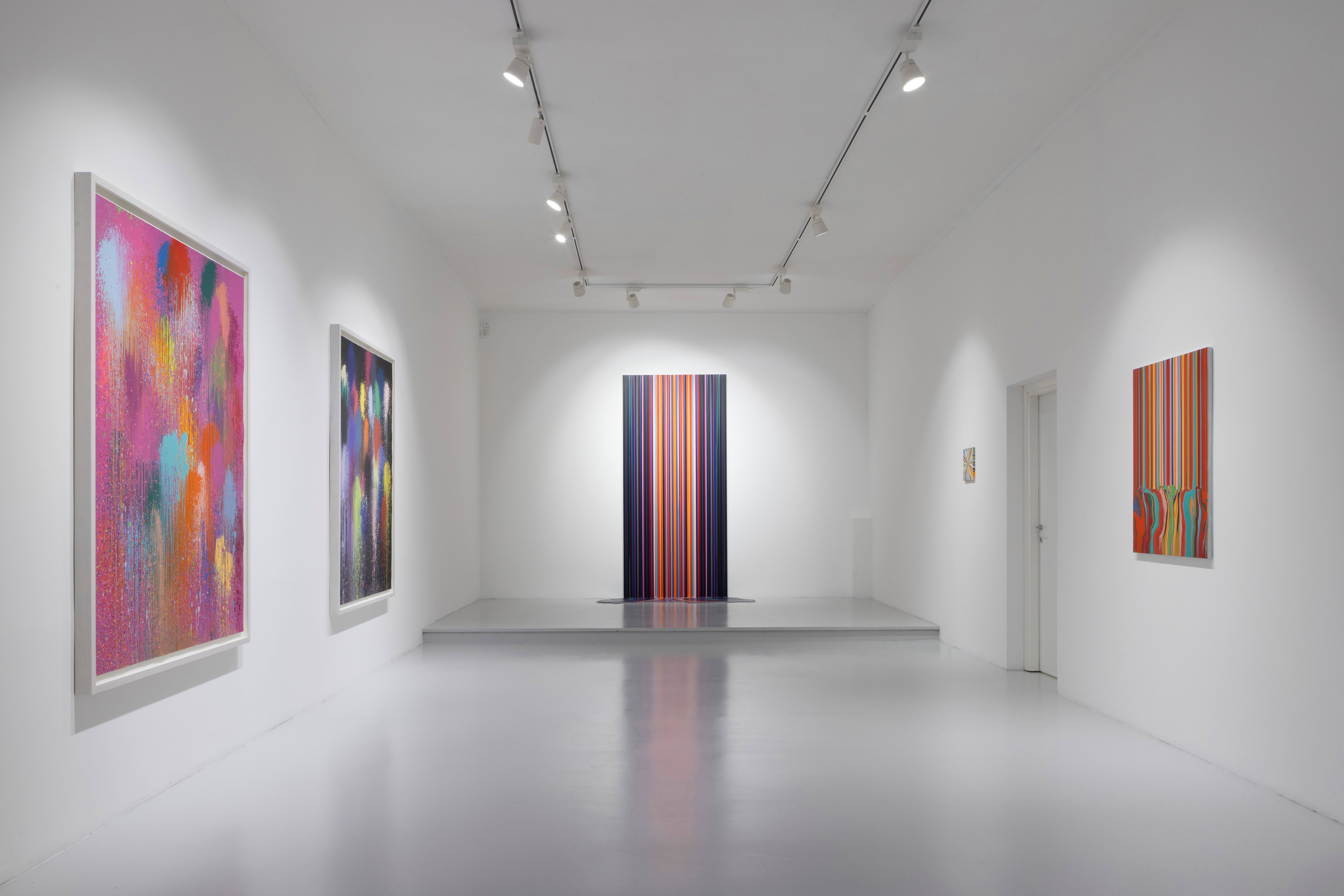 Ian Davenport, Holding our Centre, veduta della mostra, Luca Tommasi Arte Contemporanea, Milano, 2025