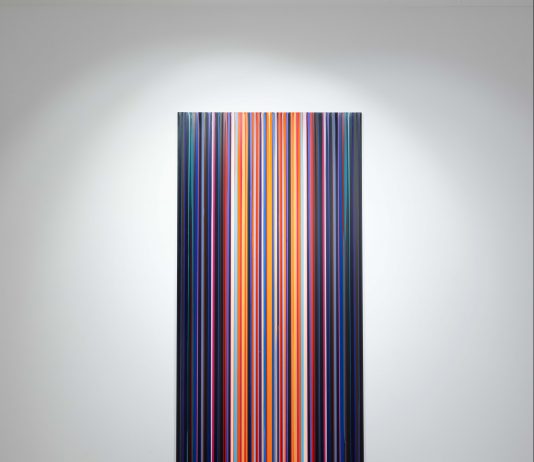Ian Davenport porta la pittura al limite della definizione: la mostra a Milano Ian Davenport, Holding our Centre, veduta della mostra, Luca Tommasi Arte Contemporanea, Milano, 2025