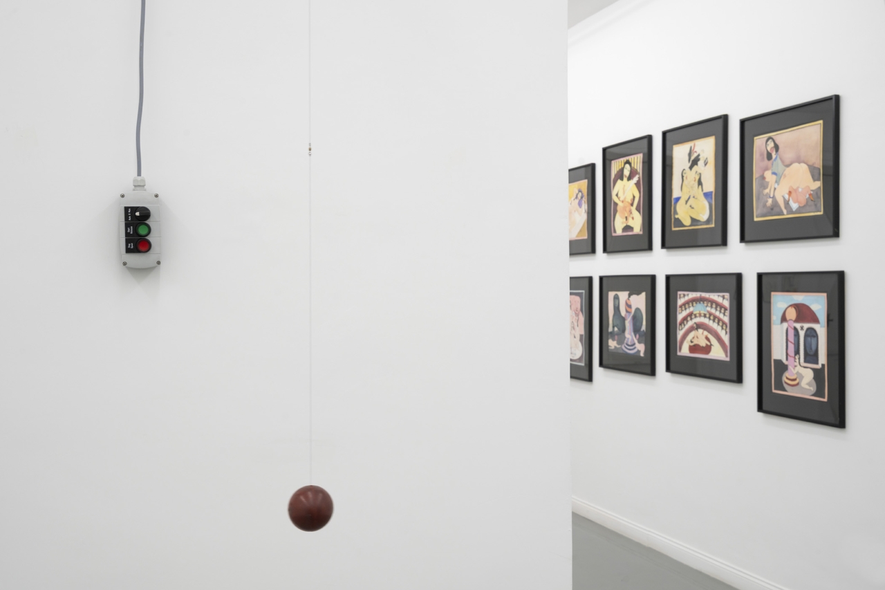 Rise and Fall, 2025, veduta della mostra, Galleria Fonti, Napoli. Ph. Amedeo Benestante