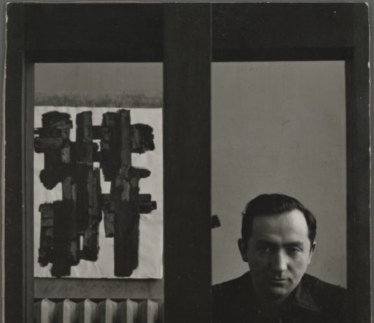 Il nero su carta di Pierre Soulages continua a interrogare il nostro sguardo