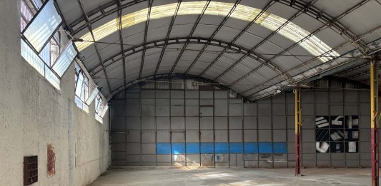 Uno studio di artisti reinterpreta l’ex spazio industriale di cap napoli est Tras’in cap, progetto degli artisti dello studio Tras’Lab a CapNapoliEst, Napoli