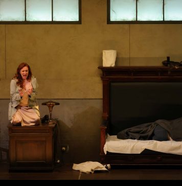 La Scala in stato d’assedio: Lady Macbeth fra glamour e scintille politiche