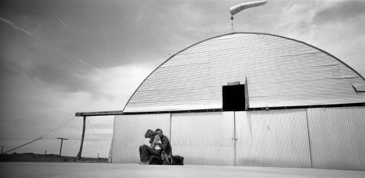 La polvere d’oro della vita. L’intimità di Ettore Sottsass in mostra alla Triennale di Milano ettore sottsass triennale