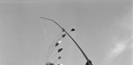 Cinque cose da sapere su Alexander Calder, aspettando la mostra a Parigi