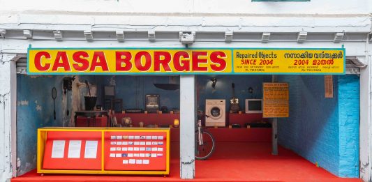 Una cosa giusta da fare a Kochi: intervista a Bose Krishnamachari, fondatore della Biennale indiana