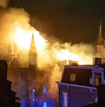 Nel Capodanno di Amsterdam va in fiamme la Vondelkerk, capolavoro del neogotico
