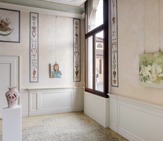 Le buone maniere del mondo dell’arte: una mostra “conviviale” da Barbati Gallery