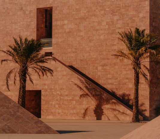 Art Basel Qatar 2026: grandi commissioni all’ombra delle tensioni regionali