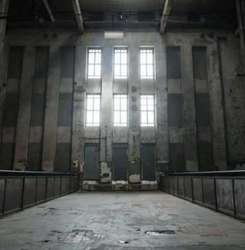 Clubbing e fisica quantistica al Berghain di Berlino, con l’installazione di Pierre Huyghe