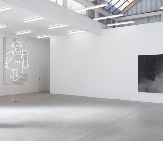 Alla galleria Noero la mostra di Mario García Torres rilegge il Messico rivoluzionario