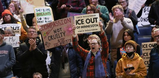 Negli Stati Uniti le gallerie d’arte chiudono per protestare contro le violenze dell’ICE