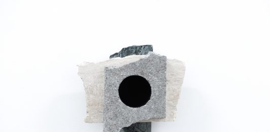 Un artista italiano a Helsinki interroga il tempo presente: la mostra alla Oksasenkatu11