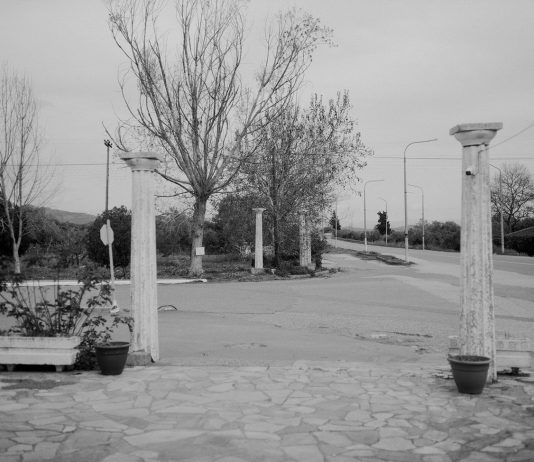 Yorgos Lanthimos cerca la libertà nelle fotografie: la mostra ad Atene Yorgos Lanthimos fotografie