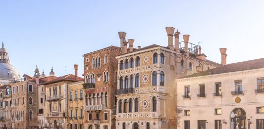 Ca’ Dario: il palazzo “maledetto” di Venezia torna sul mercato ca' dario venezia vendita