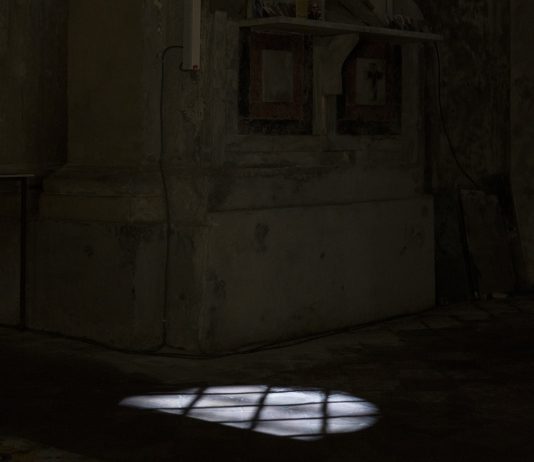 Arte contemporanea nel sottosuolo di Napoli: il Purgatorio ad Arco come spazio di riscrittura