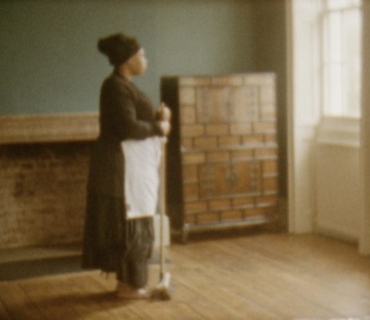 Joy Gregory, un delicato modo di visualizzare l’immaginario femminile