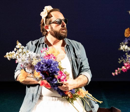 Alice in Wandering, la fragilità delle malattie neurodegenerative sale sul palco