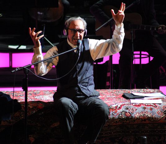 Franco Battiato cantautore, poeta, pittore. Il MAXXI di Roma omaggia il genio poliedrico