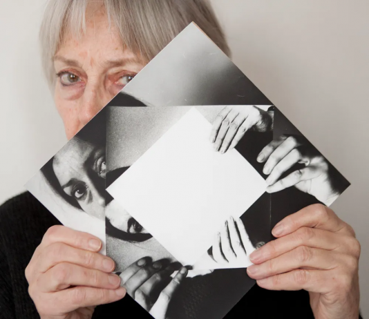 Addio a Dóra Maurer: muore a 88 anni la pioniera della neo-avanguardia ungherese Dóra Maurer