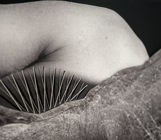 Scoprire l’altro con delicatezza, con le immagini sensoriali di Betty Salluce