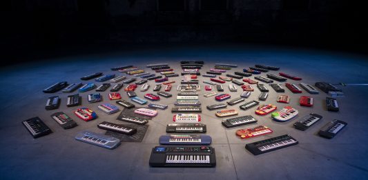 Nelle performance di ASUNA e Rie Nakajima, il suono è una materia instabile