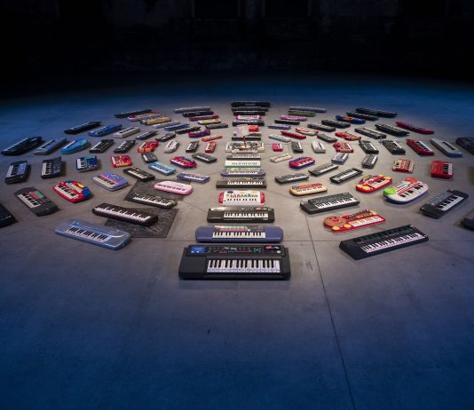 Nelle performance di ASUNA e Rie Nakajima, il suono è una materia instabile