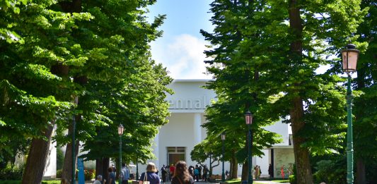 In Minor Keys: la Biennale Arte 2026 sarà un cammino tra poesia, suono e performance