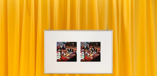 Conciati per le feste: fotografia e controcultura queer nella mostra Stage Presence