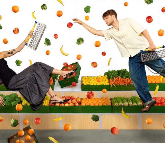 Torna la Lidl mania: tutti in fila per la nuova bag disegnata da Nik Bentel