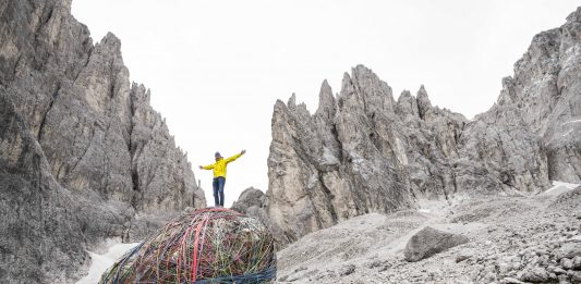In Alto Adige c’è una comunità di artisti che si muove tra natura, tradizione e contemporaneità
